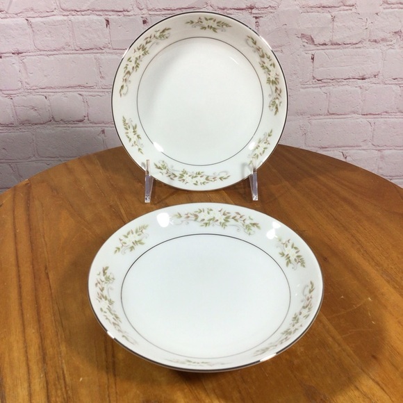 International Silver Company 326 Springtime Fruit/Dessert Bowl - Set of 2 - Picture 1 of 4